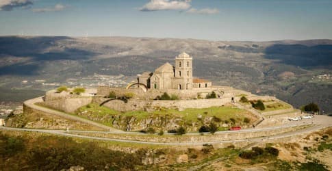 Santuário de Nossa Senhora da Graça no alto do Monte Farinha, em Mondim de Basto